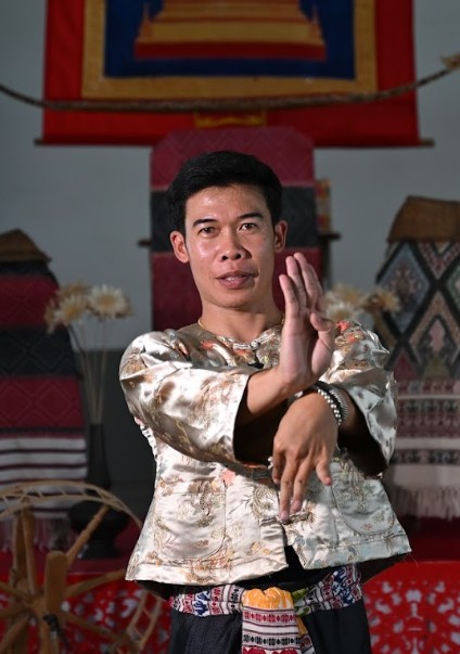 นายสถาพร  จันต๊ะยอด